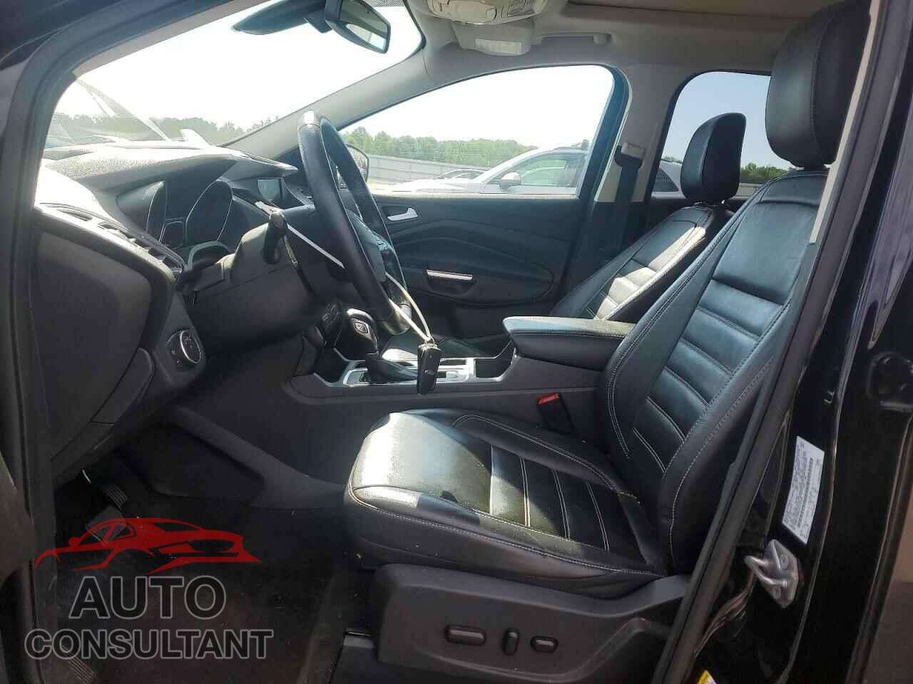 FORD ESCAPE 2018 - 1FMCU9J92JUC19700