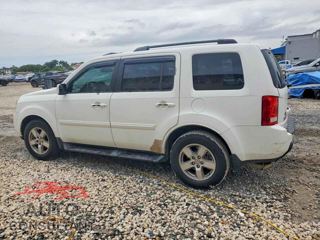 HONDA PILOT 2011 - 5FNYF3H79BB024421