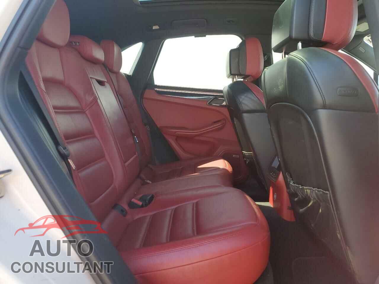 PORSCHE MACAN 2015 - WP1AB2A57FLB59172