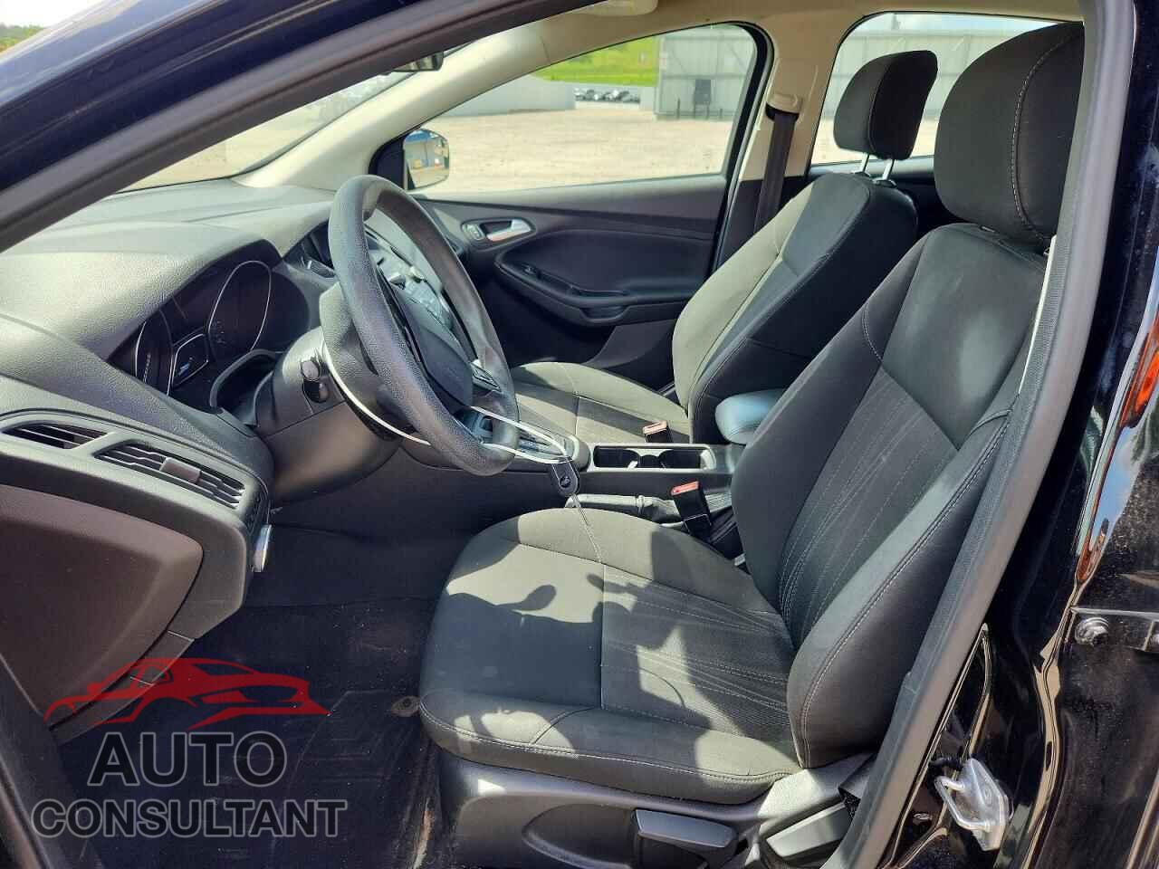 FORD FOCUS 2017 - 1FADP3K26HL339357