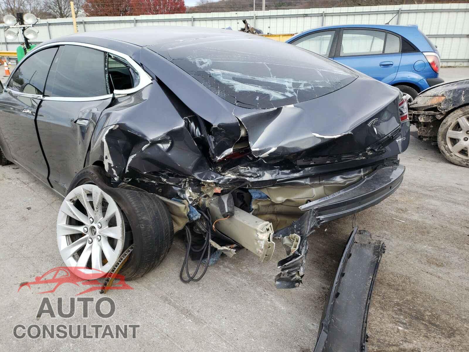 TESLA MODEL S 2017 - 5YJSA1E2XHF230325