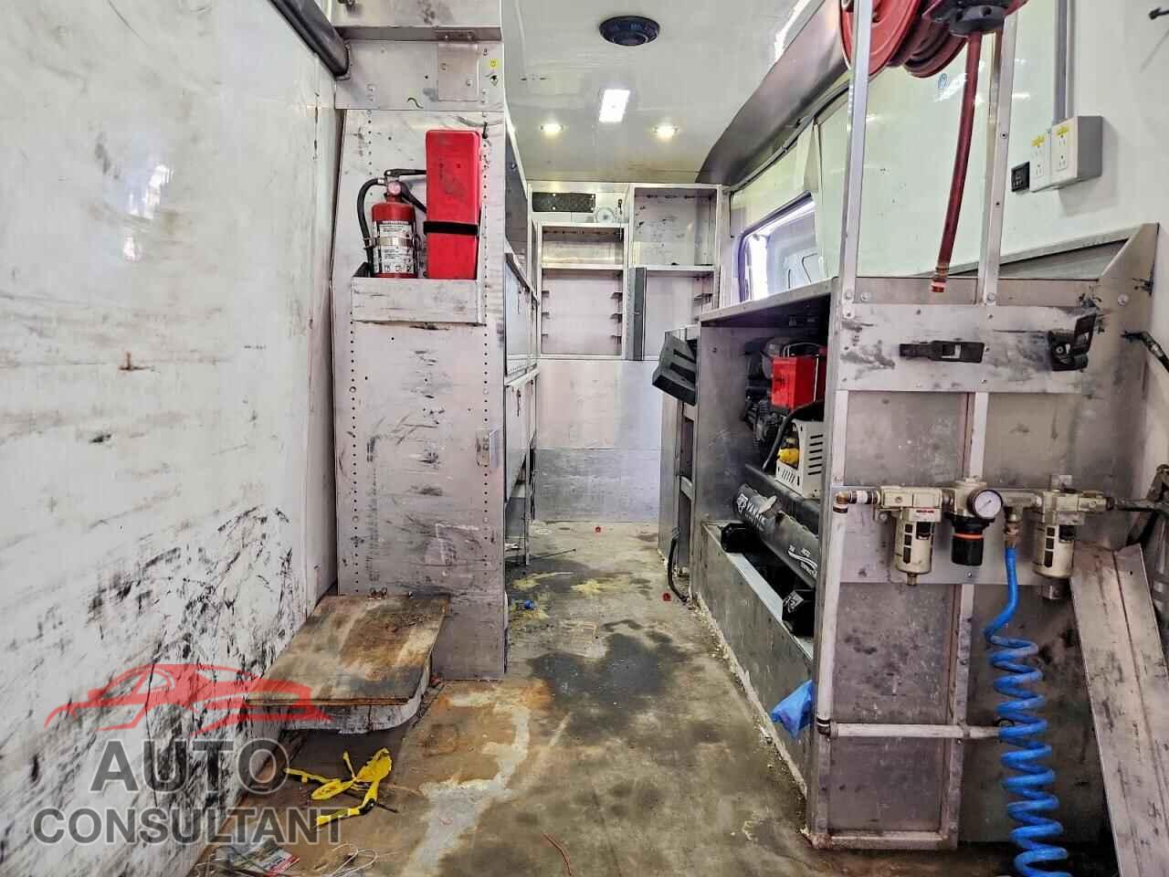 FORD TRANSIT 2017 - 1FTBF4XG2HKA79432