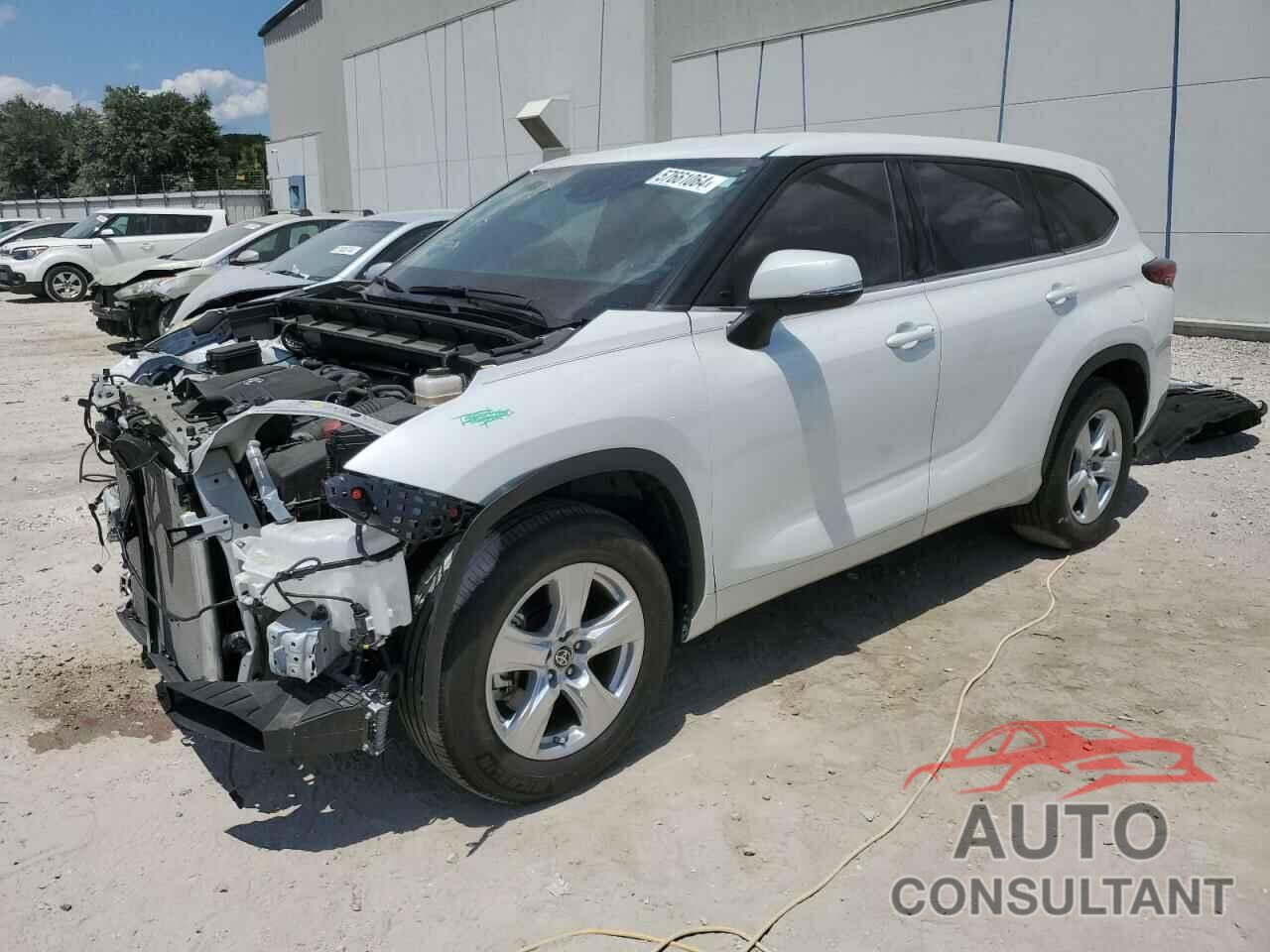 TOYOTA HIGHLANDER 2022 - 5TDCZRAH2NS556424