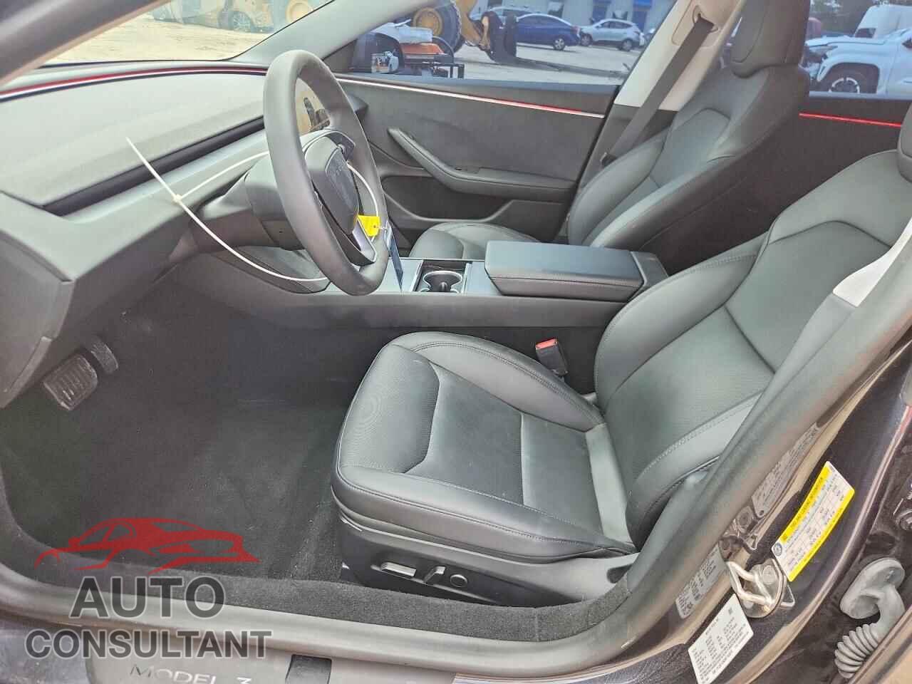TESLA MODEL 3 2024 - 5YJ3E1EB3RF740879