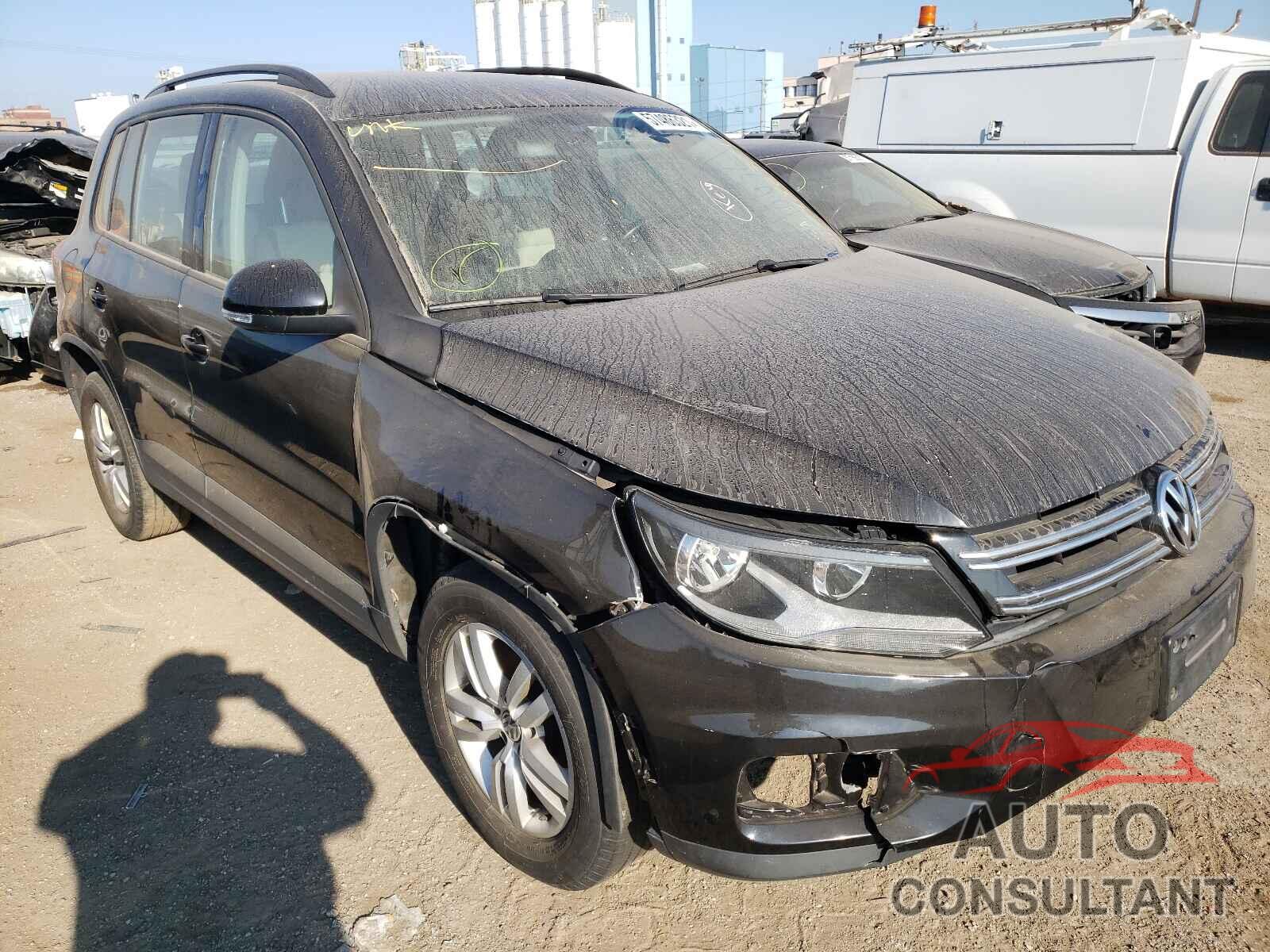 VOLKSWAGEN TIGUAN 2017 - WVGAV7AX5HK038832