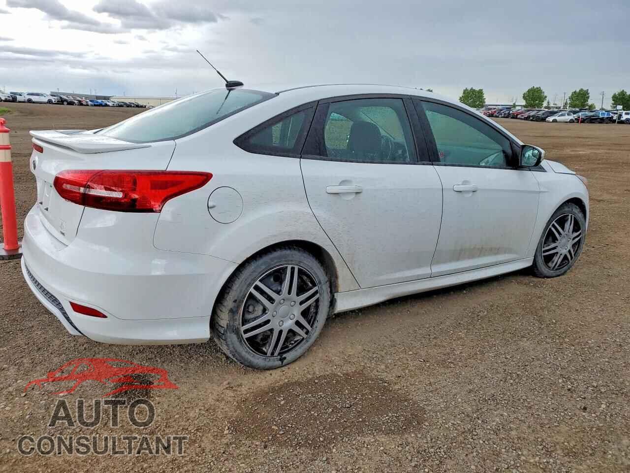 FORD FOCUS 2017 - 1FADP3F23HL261114