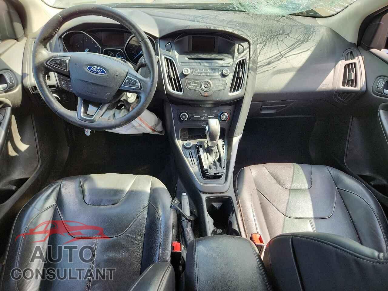 FORD FOCUS 2015 - 1FADP3K24FL336129