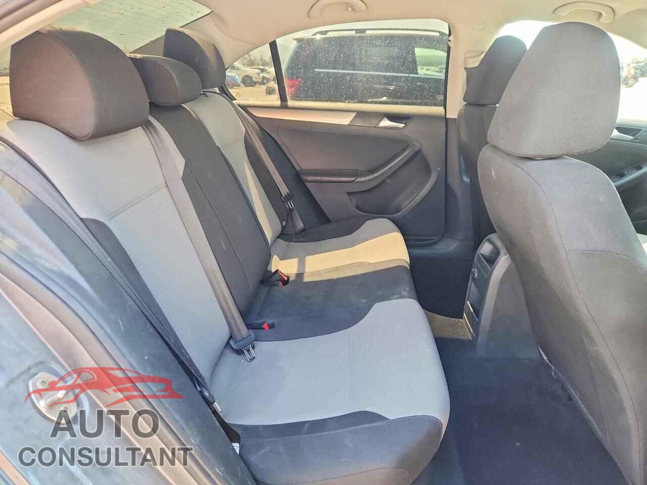 VOLKSWAGEN JETTA 2017 - 3VW2B7AJ8HM253074