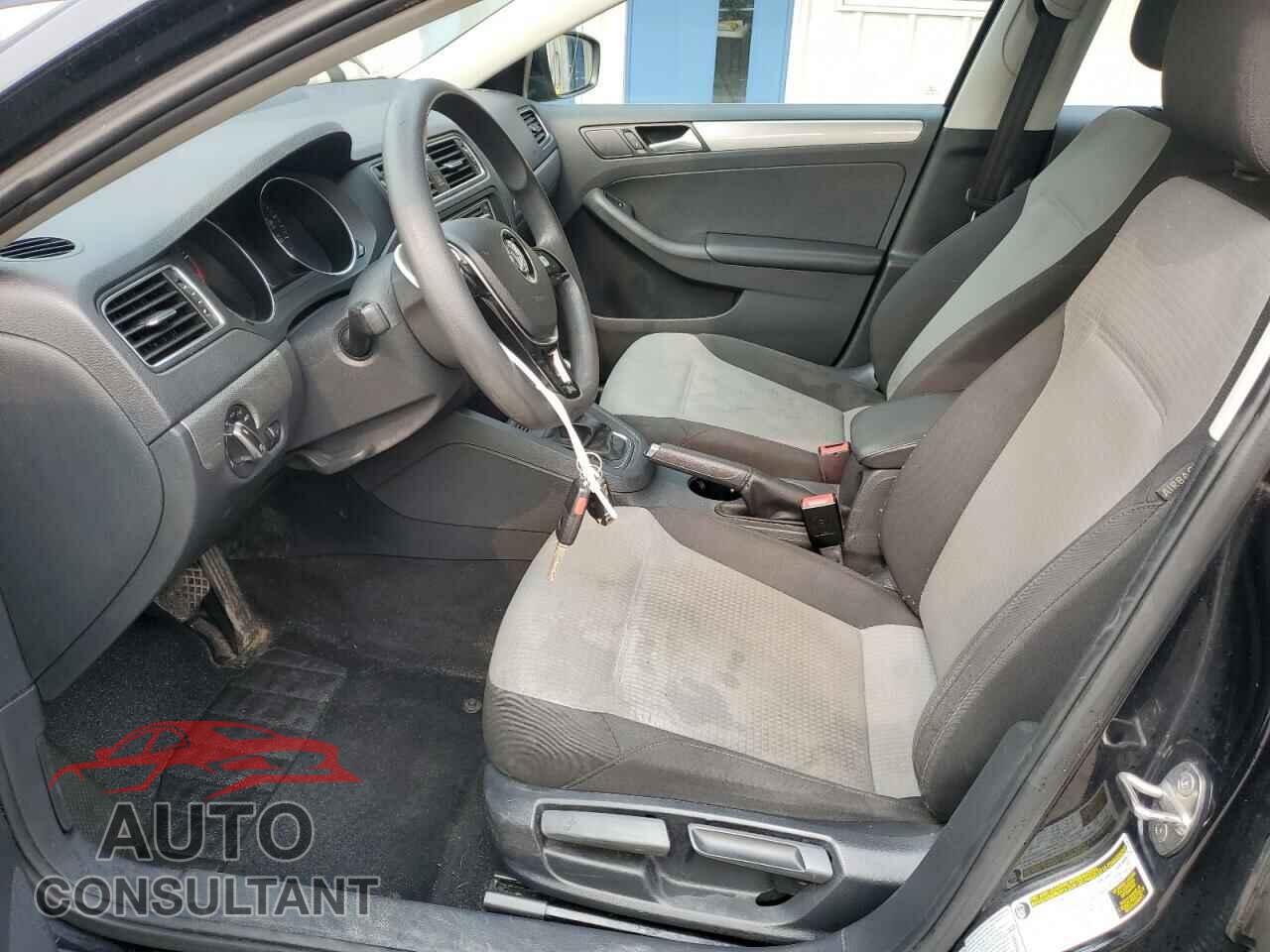 VOLKSWAGEN JETTA 2017 - 3VW2B7AJXHM275271