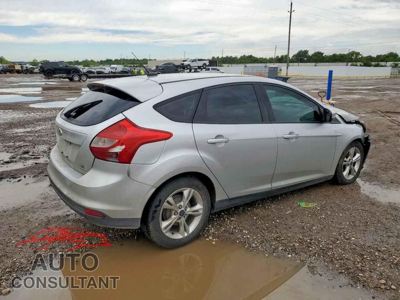 FORD FOCUS 2014 - 1FADP3K26EL275977
