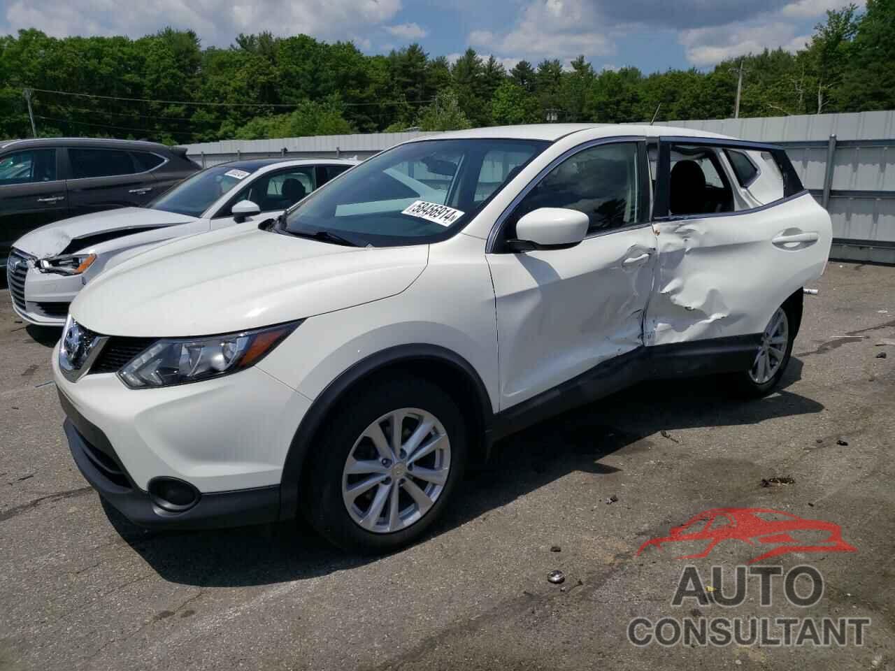 NISSAN ROGUE 2018 - JN1BJ1CR6JW200582