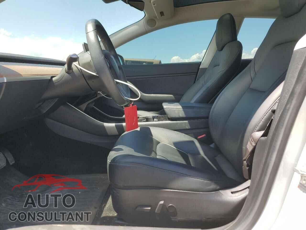 TESLA MODEL 3 2018 - 5YJ3E1EB0JF092552