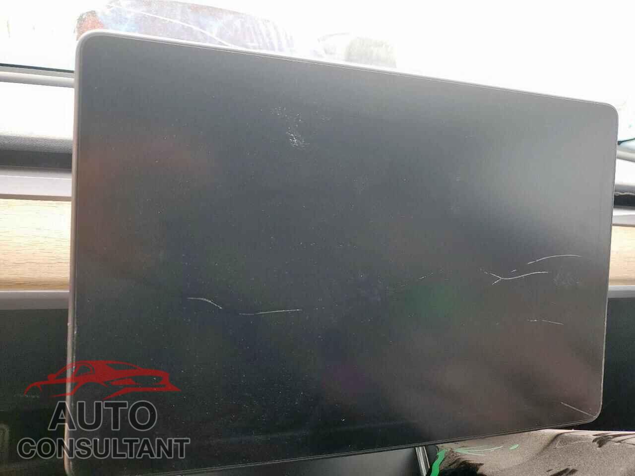 TESLA MODEL 3 2018 - 5YJ3E1EB0JF120897