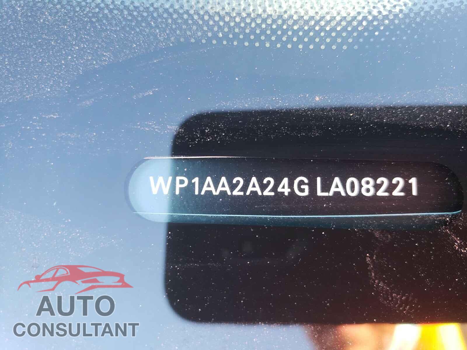 PORSCHE CAYENNE 2016 - WP1AA2A24GLA08221
