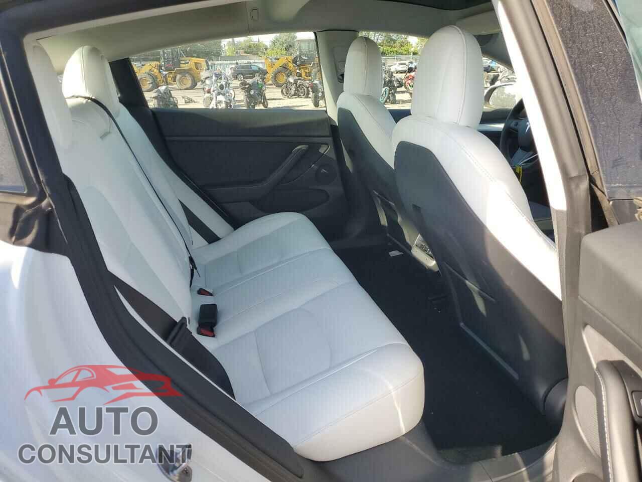 TESLA MODEL 3 2022 - 5YJ3E1EB8NF276384