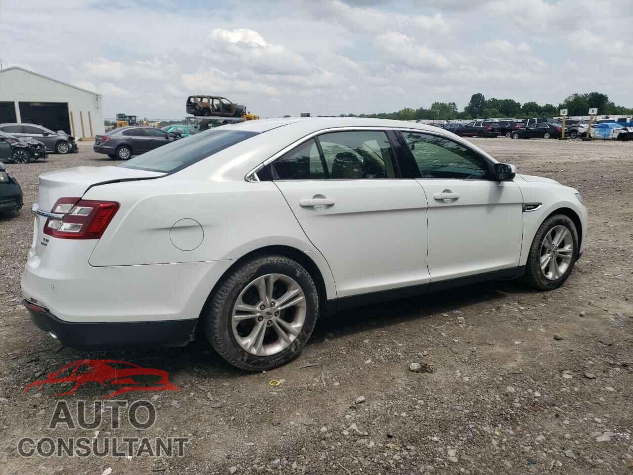 FORD TAURUS 2016 - 1FAHP2E82GG100052