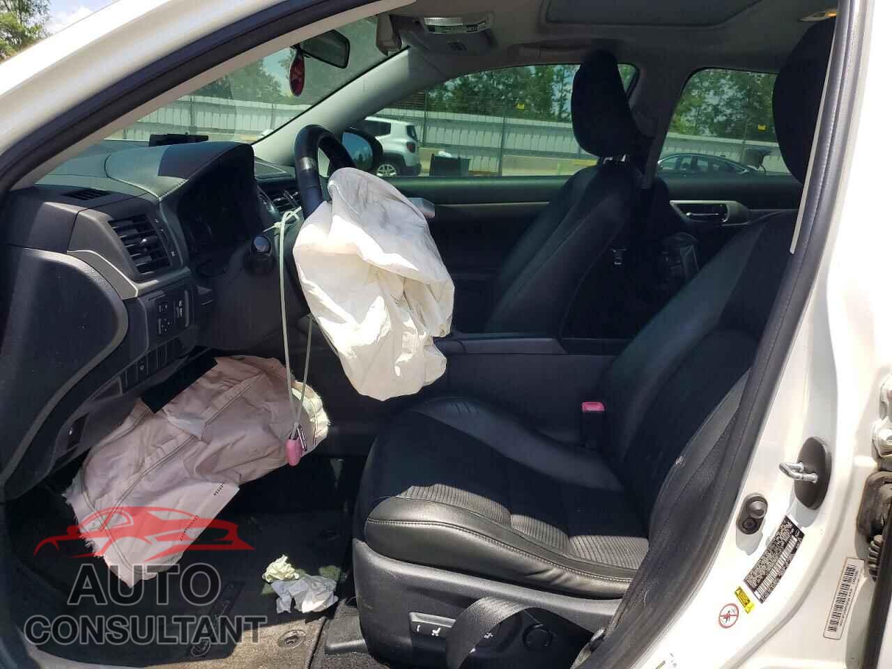 LEXUS CT 200 2012 - JTHKD5BH3C2114918
