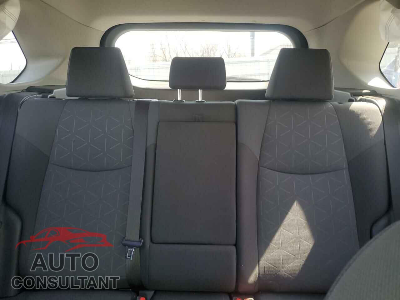 TOYOTA RAV4 2019 - JTMP1RFV9KD045193