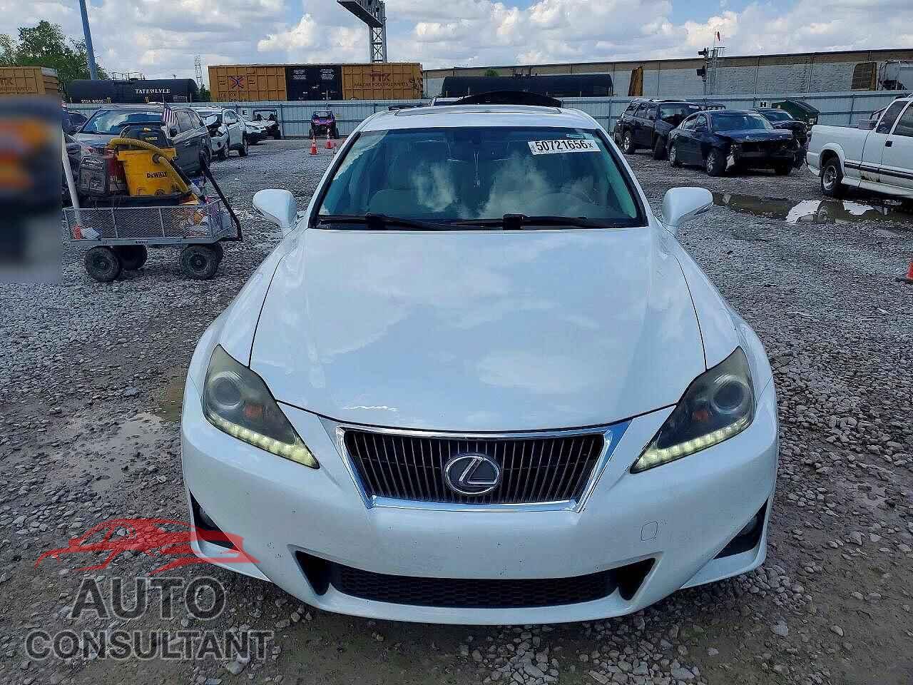 LEXUS IS 2013 - JTHCF5C25D5063673