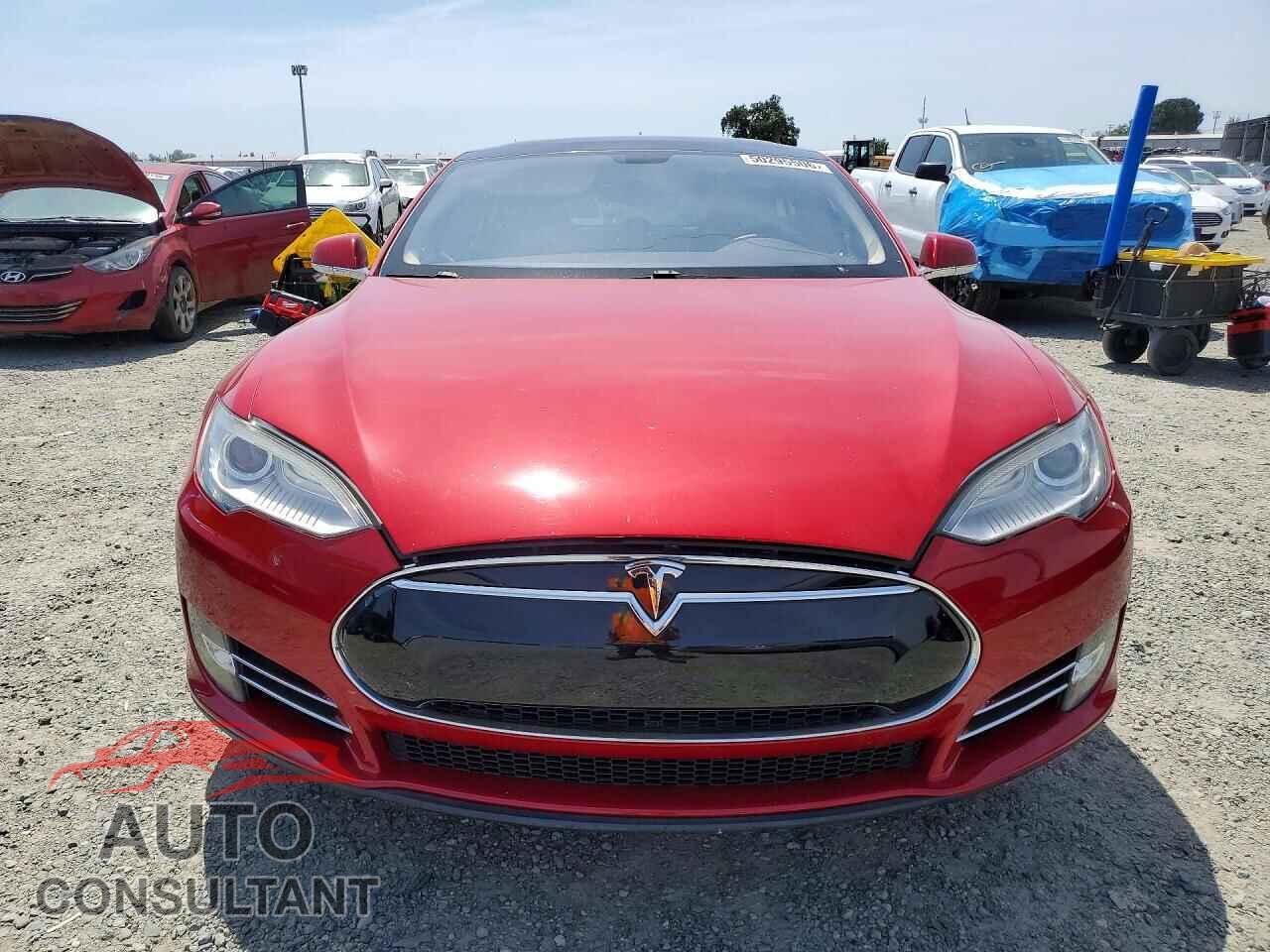 TESLA MODEL S 2013 - 5YJSA1DP8DFP09219