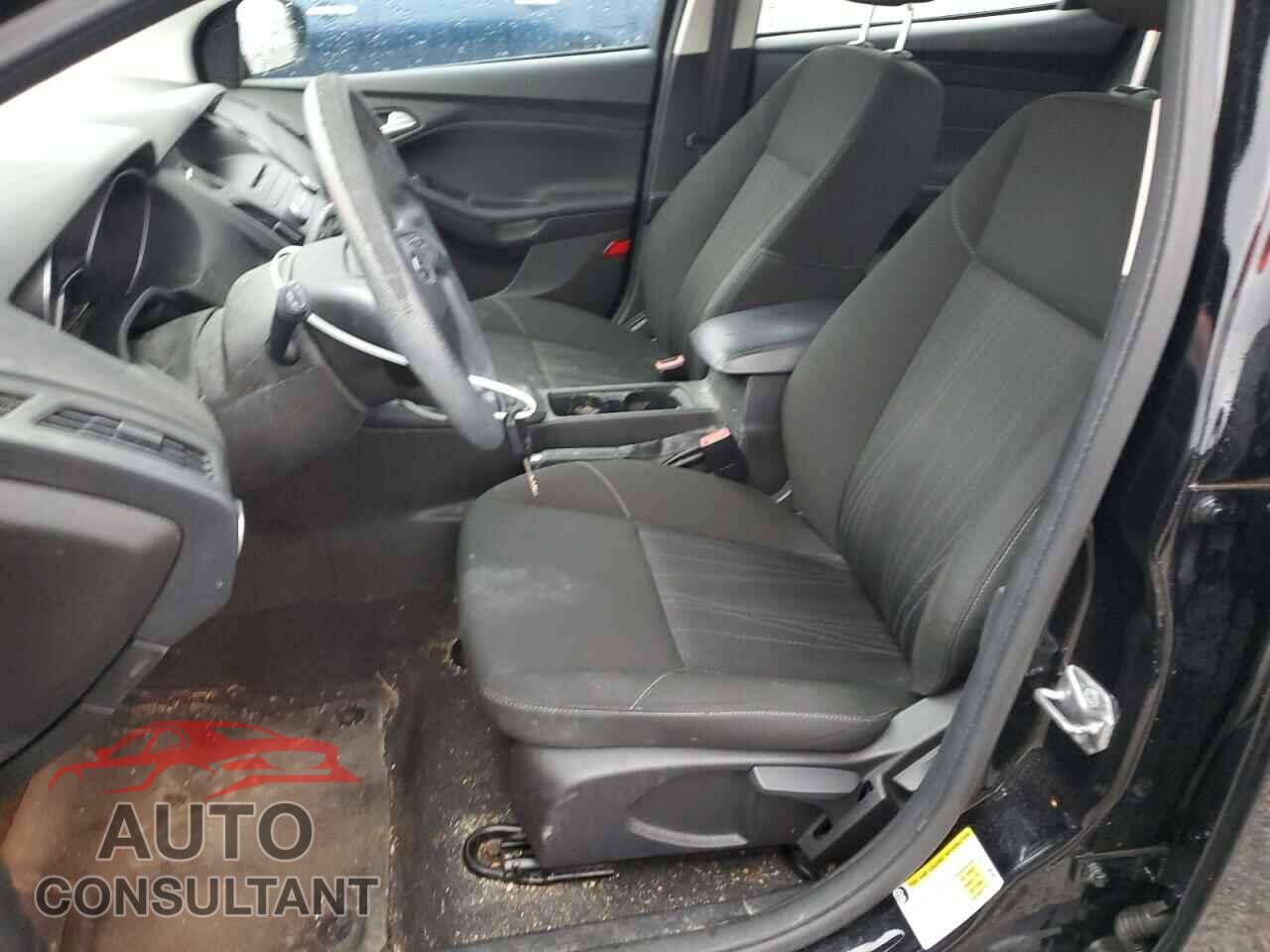 FORD FOCUS 2016 - 1FADP3F28GL229452