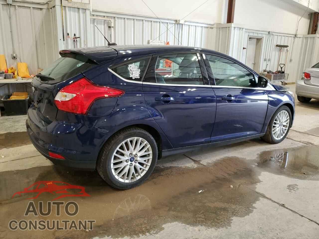 FORD FOCUS 2012 - 1FAHP3M22CL152012