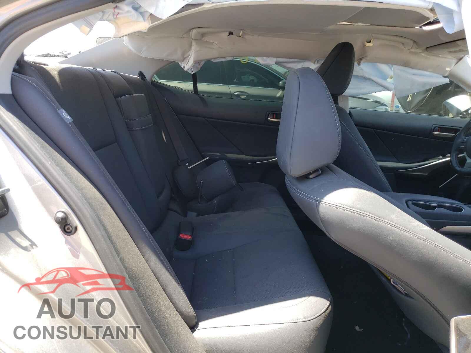 LEXUS IS 2020 - JTHAA1D28L5102638