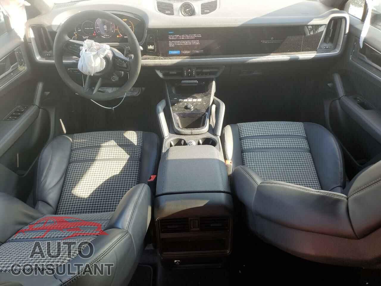 PORSCHE CAYENNE 2024 - WP1BA2AY9RDA54536