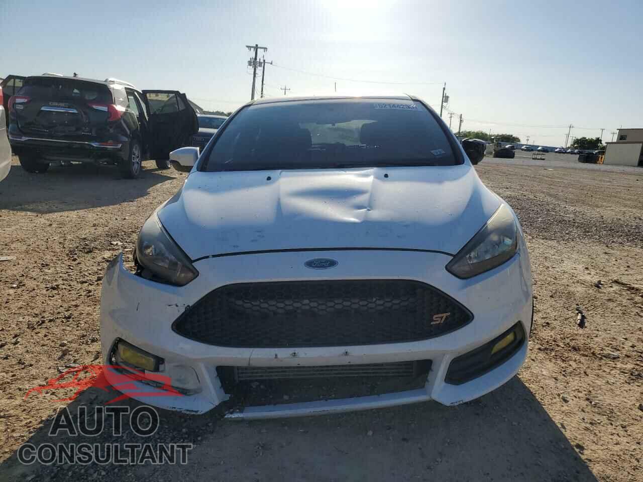 FORD FOCUS 2017 - 1FADP3L93HL332670