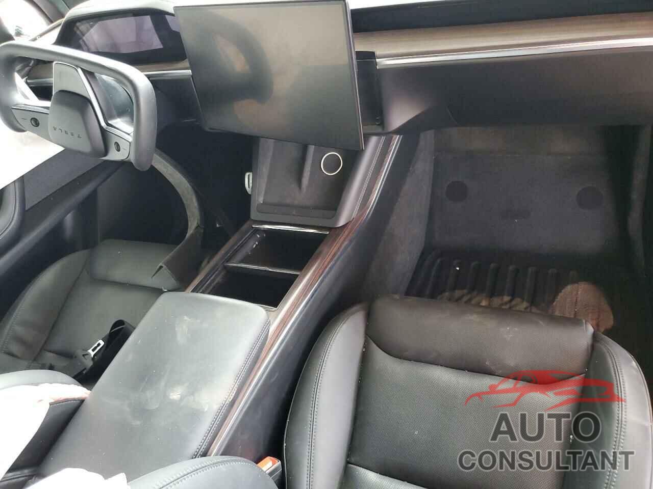TESLA MODEL X 2023 - 7SAXCBE55PF407879