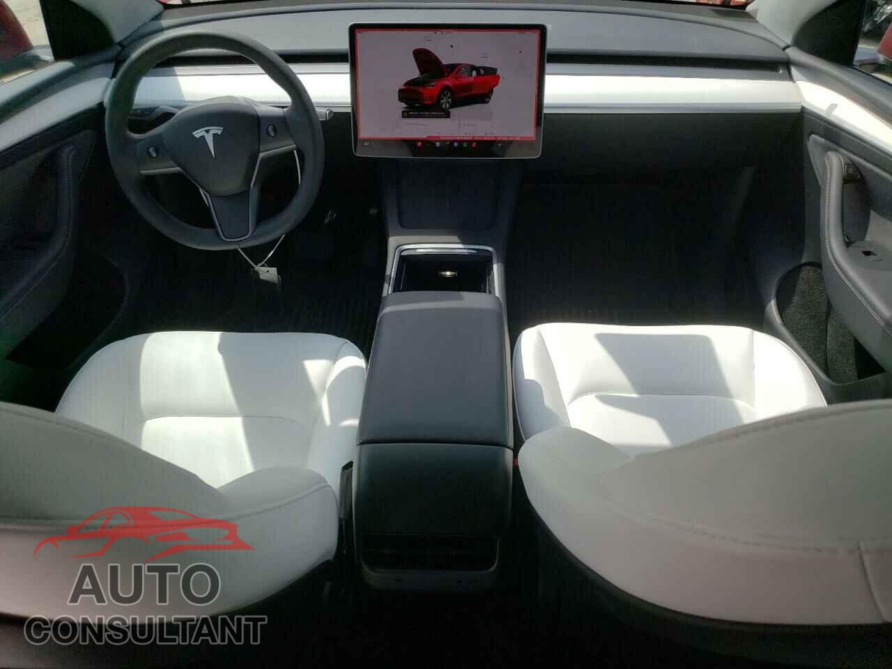 TESLA MODEL Y 2024 - 7SAYGAEE2RF048805