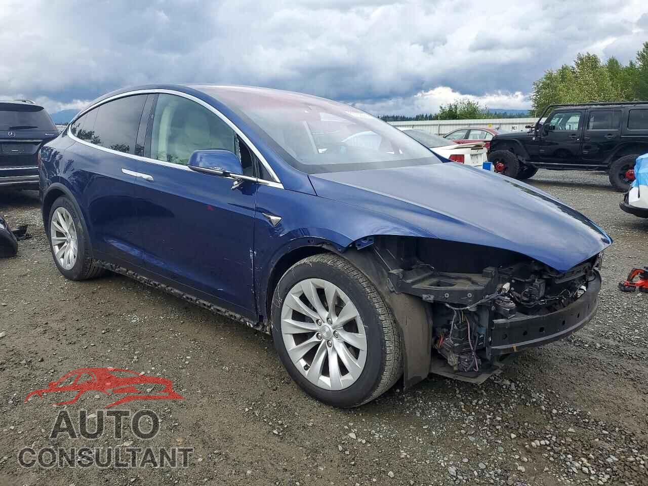 TESLA MODEL X 2018 - 5YJXCAE27JF105224