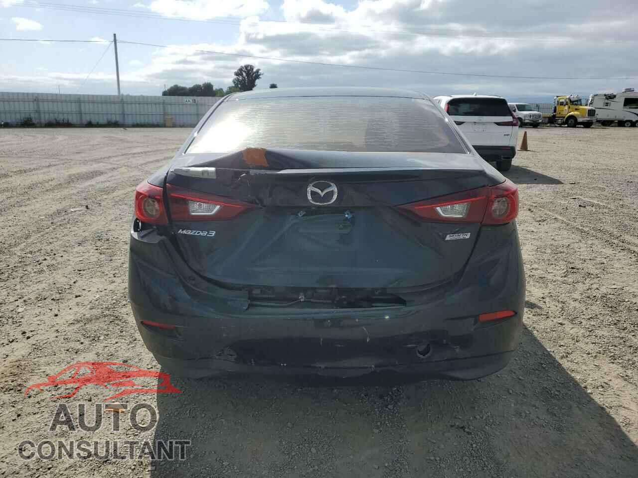 MAZDA 3 2018 - 3MZBN1V30JM261305