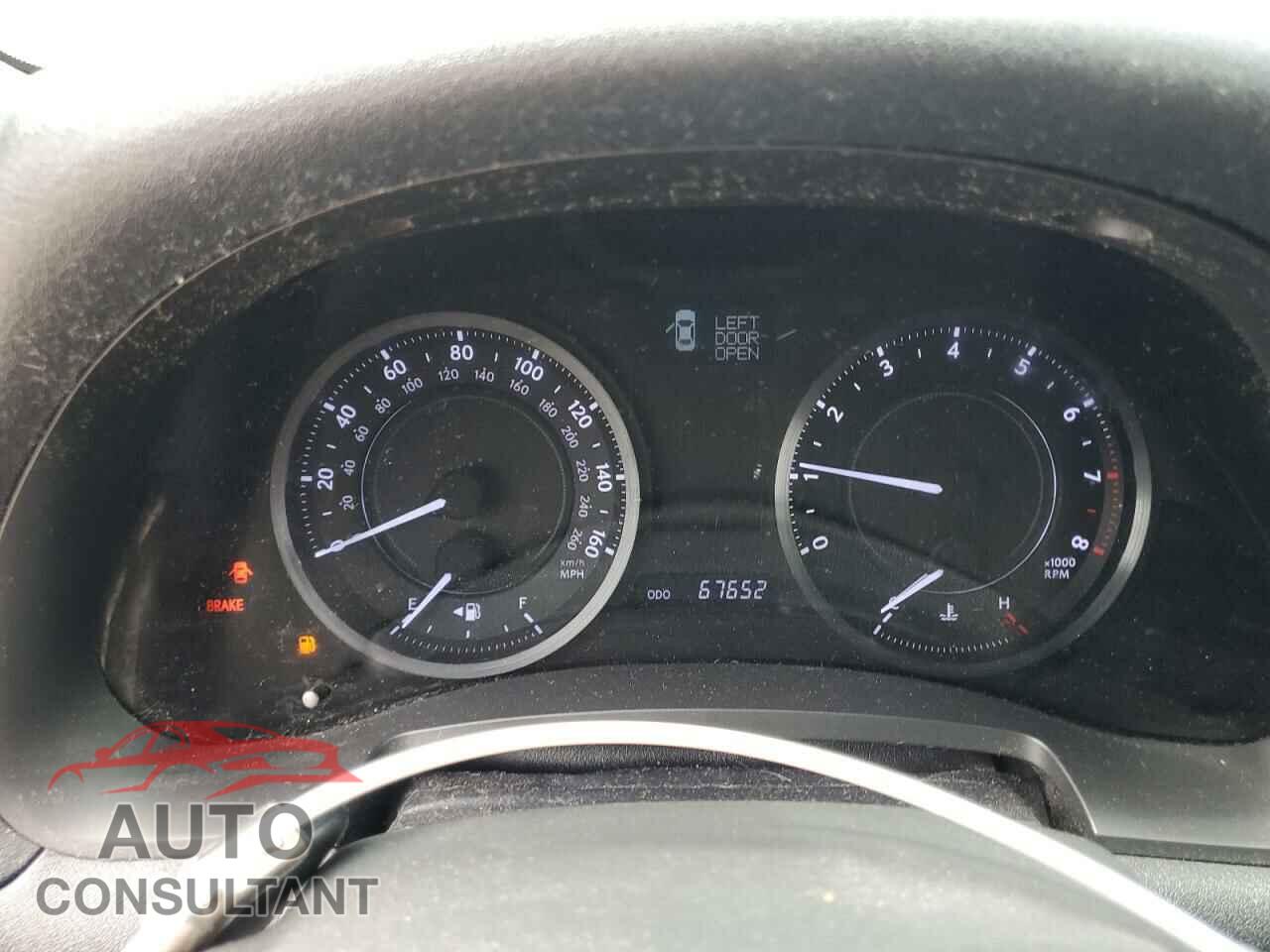 LEXUS IS 2012 - JTHFF2C23C2524901