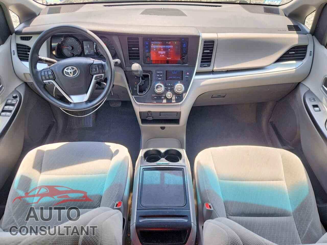 TOYOTA SIENNA 2017 - 5TDJZ3DC8HS173015