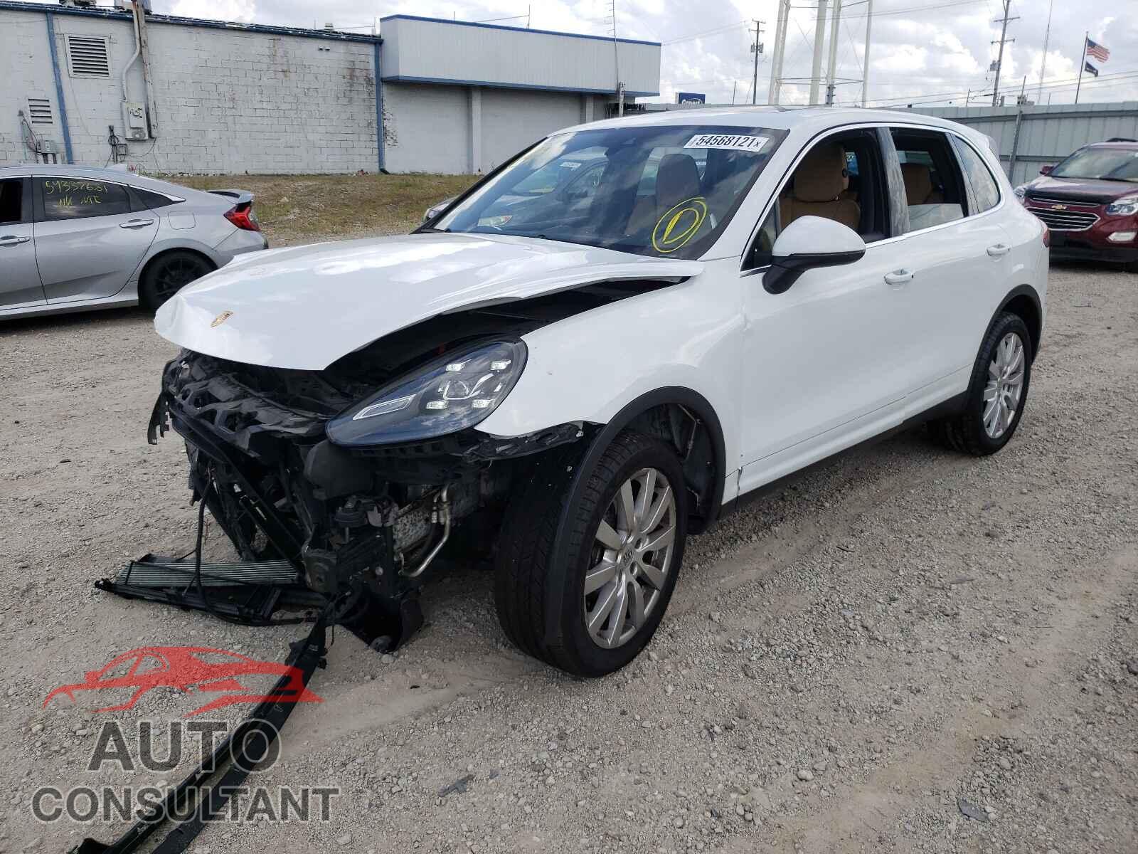 PORSCHE CAYENNE 2016 - WP1AA2A29GKA09273
