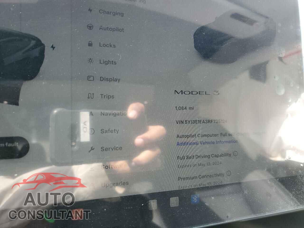 TESLA MODEL 3 2024 - 5YJ3E1EA3RF735124