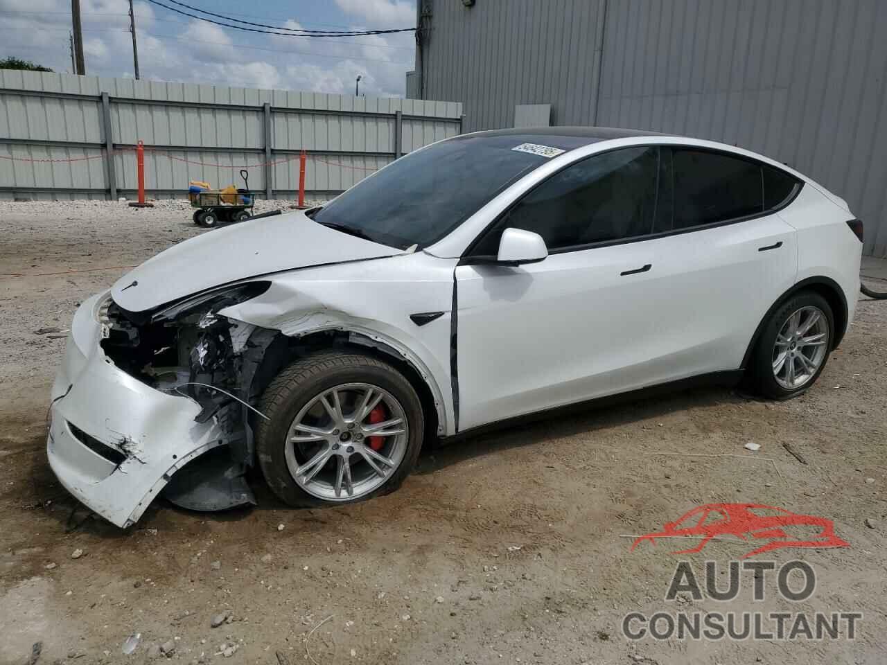 TESLA MODEL Y 2021 - 5YJYGDEE5MF203130