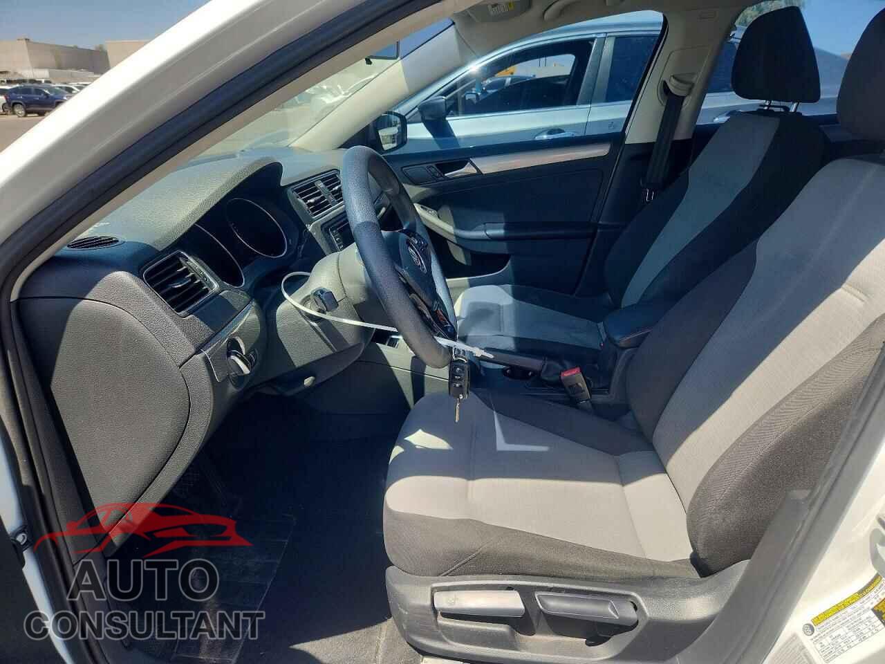 VOLKSWAGEN JETTA 2017 - 3VW2B7AJ9HM363261