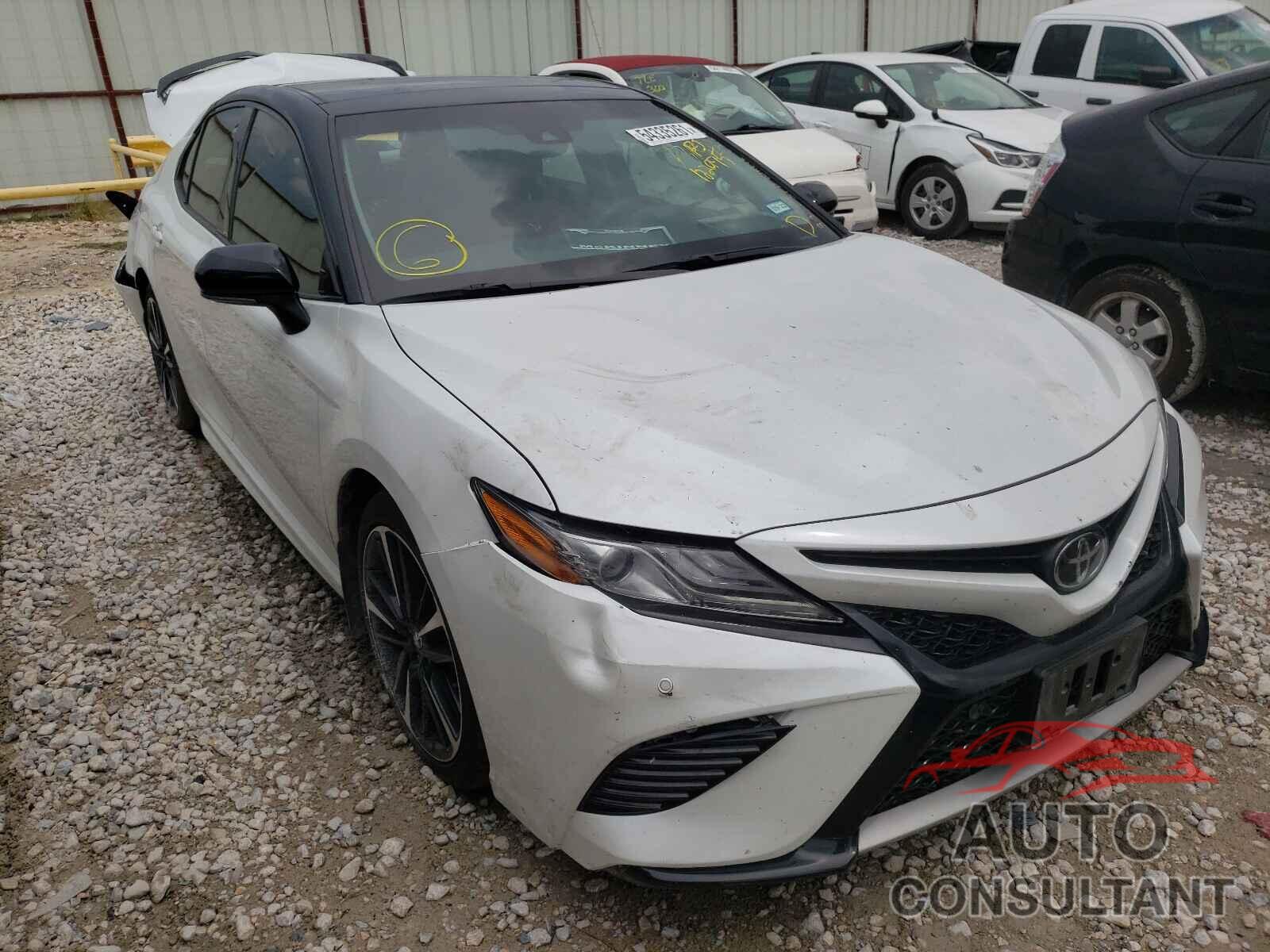 TOYOTA CAMRY 2018 - 4T1B61HK5JU122975