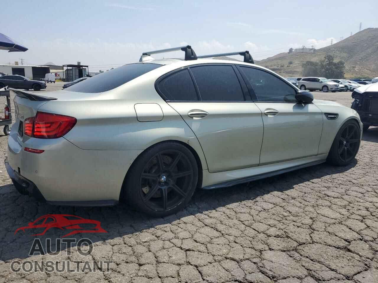 BMW M5 2013 - WBSFV9C56DC774094