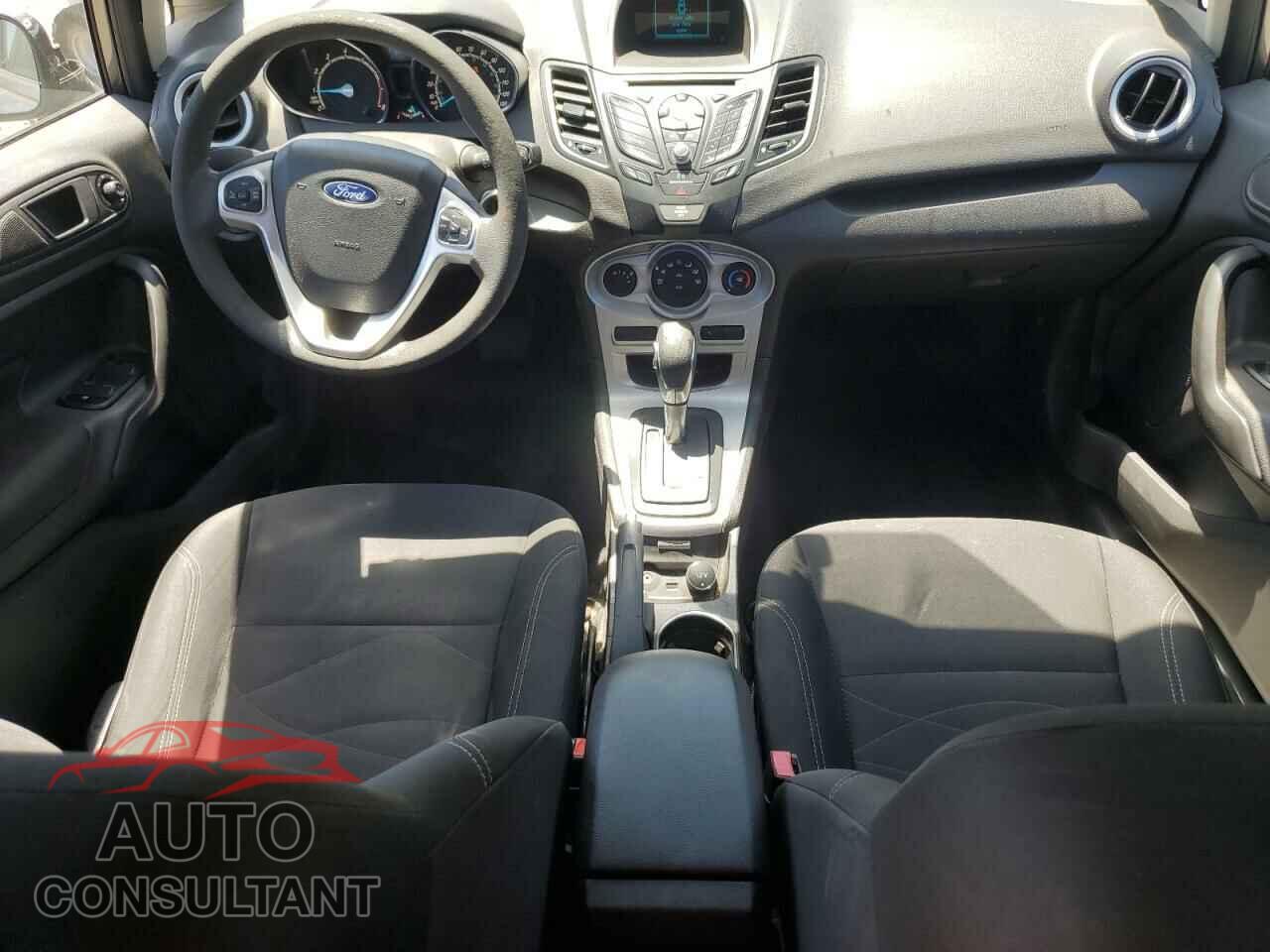 FORD FIESTA 2017 - 3FADP4EJ5HM105203
