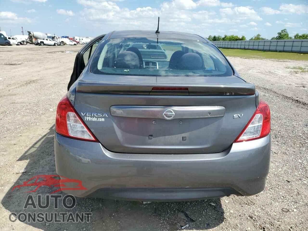 NISSAN VERSA 2017 - 3N1CN7APXHL884002