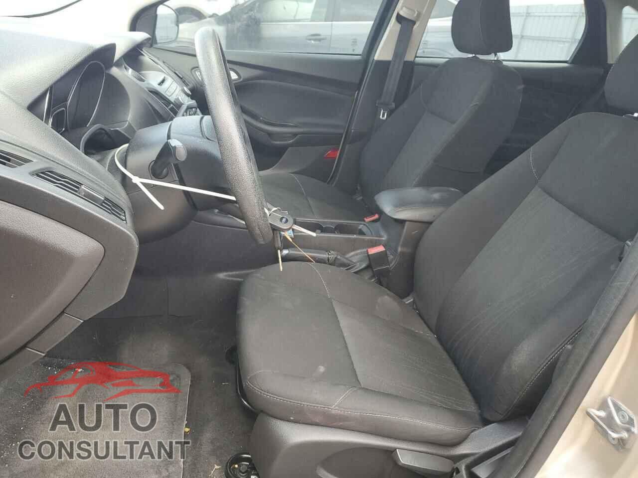 FORD FOCUS 2017 - 1FADP3F28HL299535