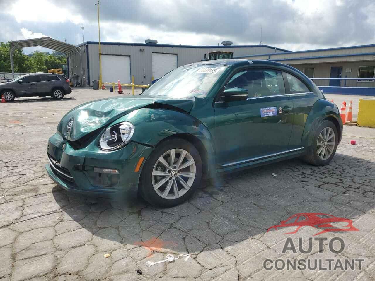 VOLKSWAGEN BEETLE 2018 - 3VWJD7AT0JM713874