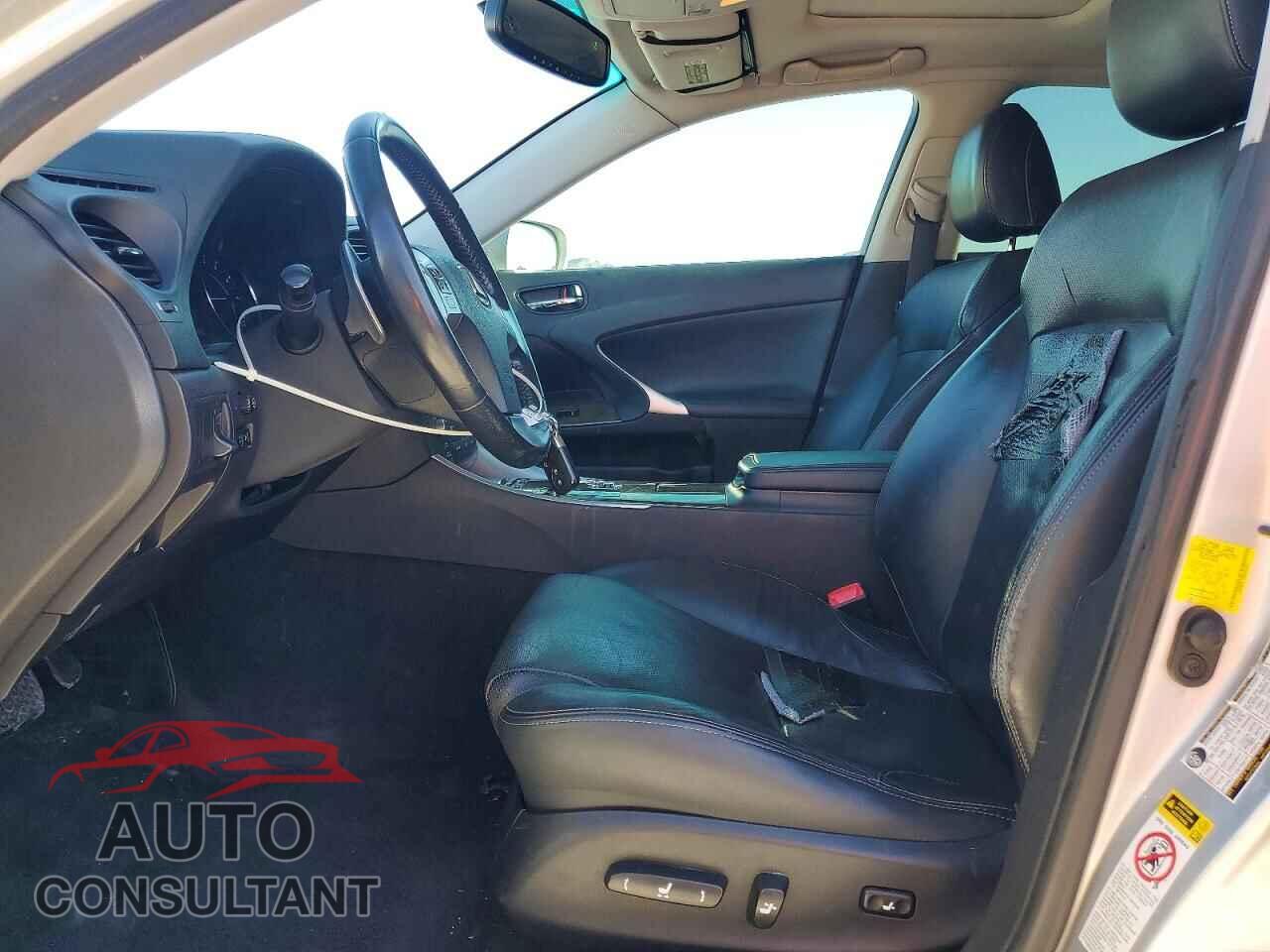 LEXUS IS 2011 - JTHBF5C23B5151257