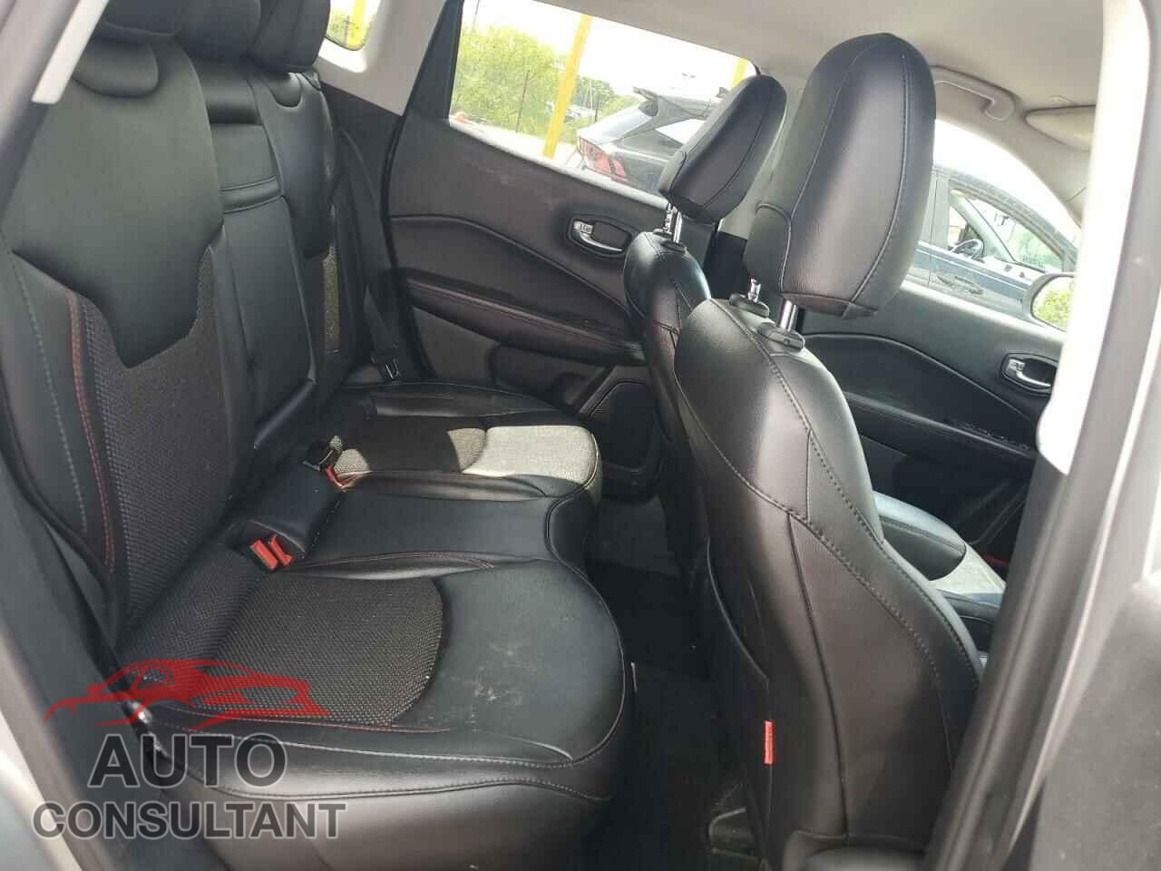 JEEP COMPASS 2019 - 3C4NJDDB3KT739939