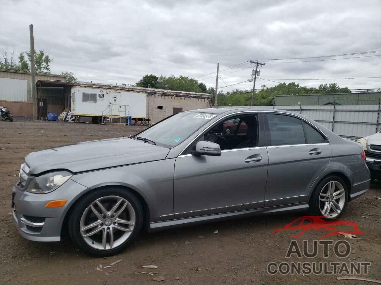 MERCEDES-BENZ C-CLASS 2012 - WDDGF8BB2CR233006