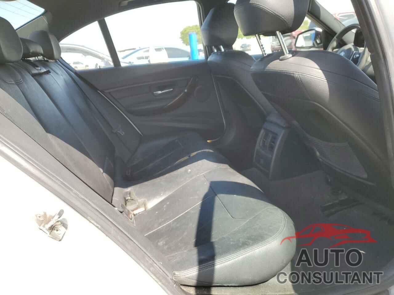 BMW 3 SERIES 2015 - WBA3C1C52FK122967