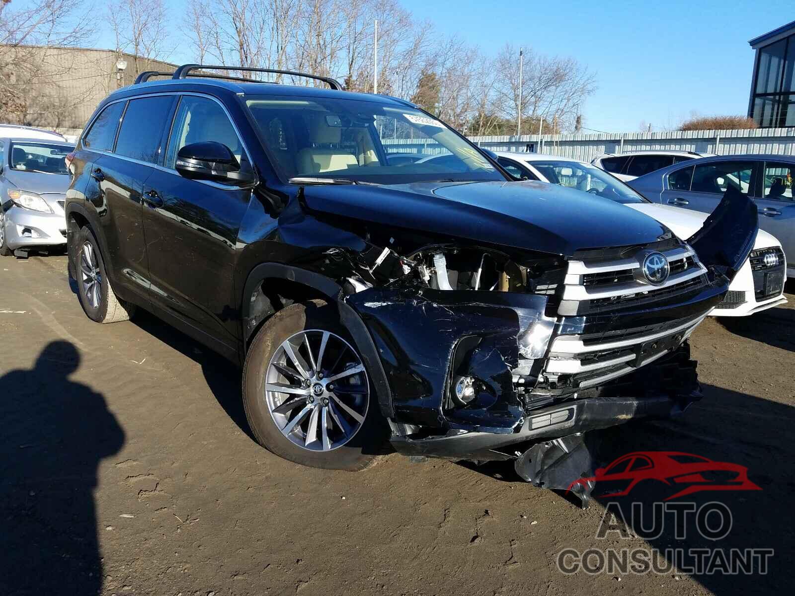 TOYOTA HIGHLANDER 2019 - 5TDJZRFH4KS613217